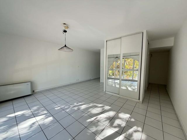 STUDIO LUMINEUX & SPACIEUX ARLES