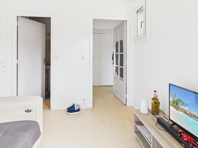 STUDIO LUMINEUX PROCHE CENTRE VILLE