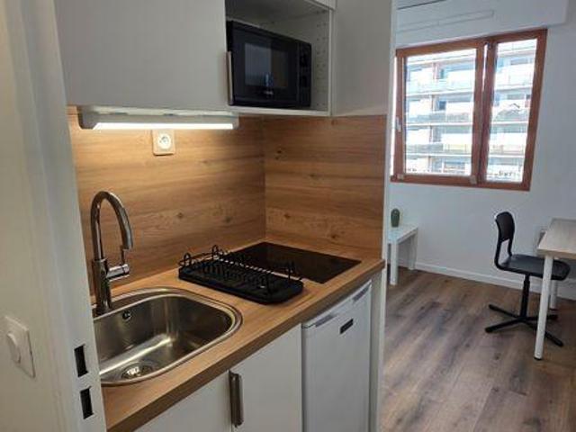 Studio lumineux refait à neuf 15,3 m² à Clichy