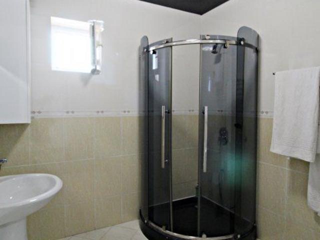 Studio mobilat si utilat complet, la 350 mp de plaja