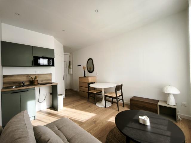 Studio moderne meuble entièrement neuf