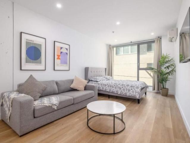 Studio Montréal $1,795 /mo