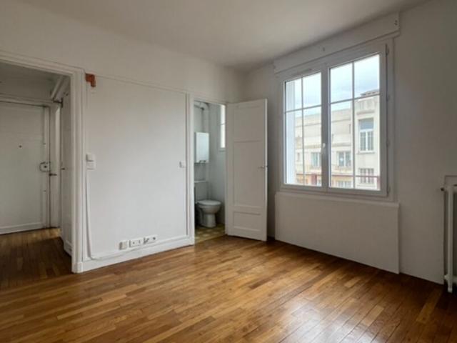 Studio Montrouge 23 m2 au 6ème étage avec ascenseur