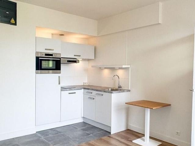 Studio met slaaphoek te huur in Antwerpen voor € 680 met 1 slaapkamer