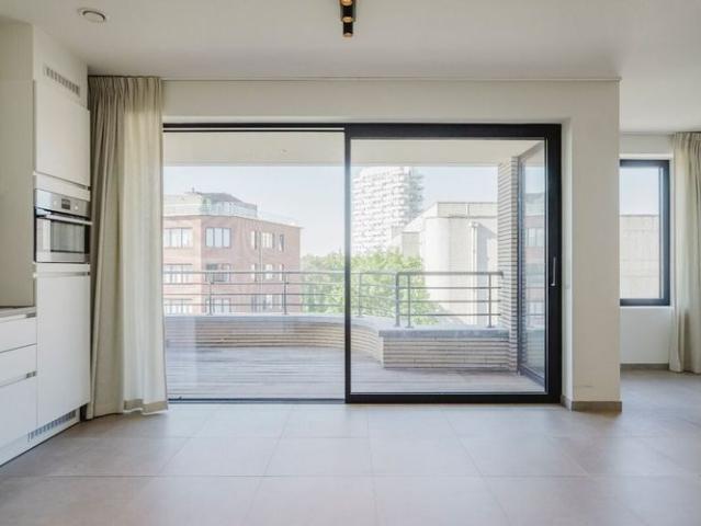 Studio met slaaphoek te huur in Kortrijk voor € 775 met 1 slaapkamer