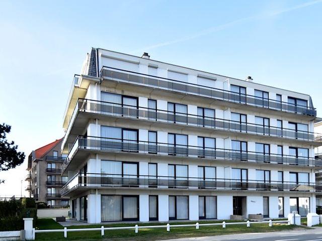 Studio met veel potentieel, zonnig terras en topligging net