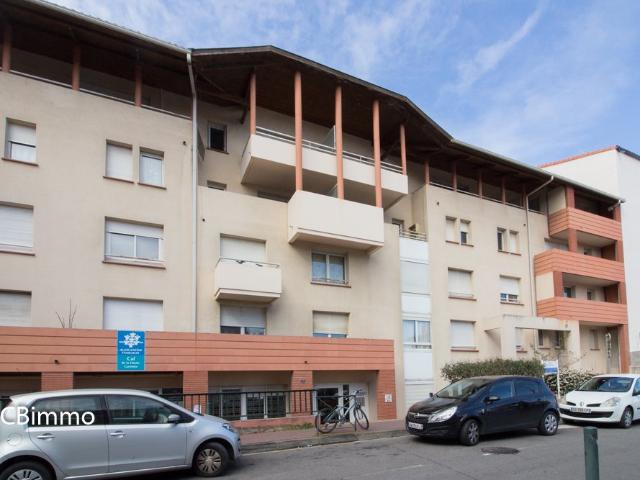 Studio METRO Jolimont avec balcon et parking sous sol