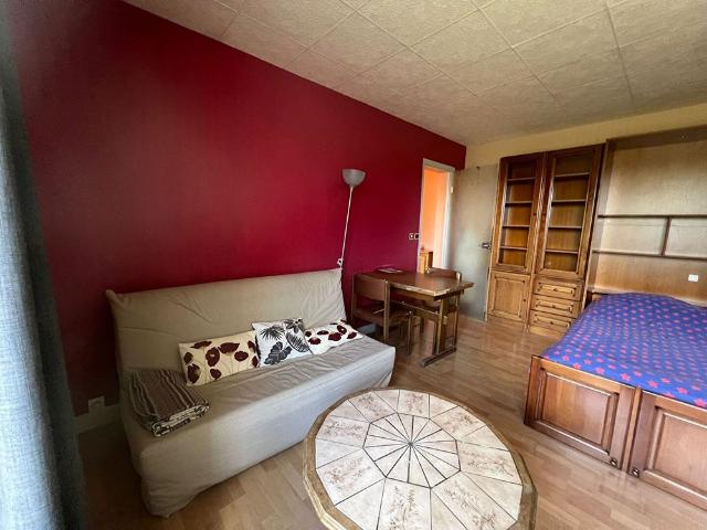 STUDIO Meubl� CHATOU