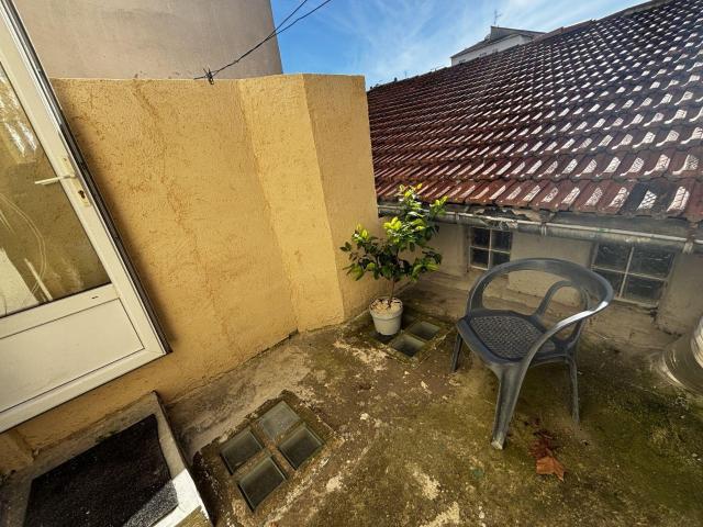 Studio meublé mignon avec terrasse cuisine équipée