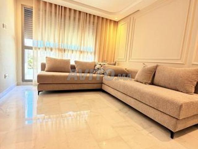 Studio meublé neuf à louer 43 m² à Casablanca