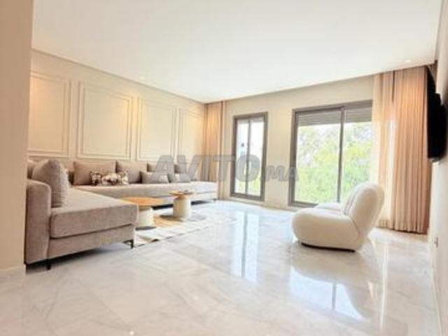 Studio meublé neuf à louer 62 m² à Casablanca