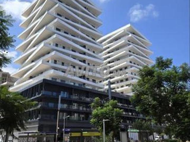 Studio meublé neuf à louer vide à CFC Uptown