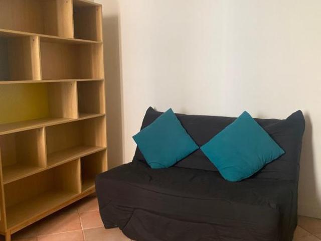 Studio meublé au cœur du village 22M2 MEYRARGUES 13650