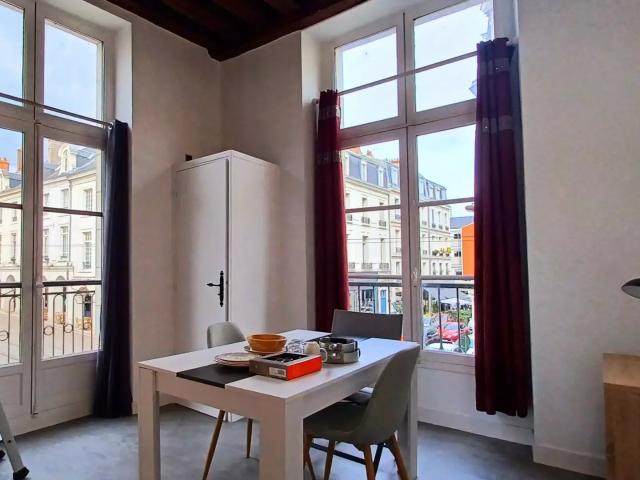 Studio meublé au pied du Tram