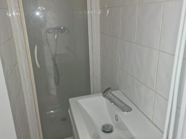 Studio meublé au 1er étage