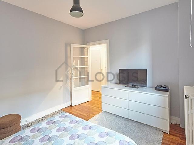Studio meublé avec concierge Commerce Paris 15°