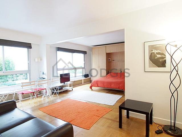 Studio meublé avec concierge et local à vélos Monceau Paris 8°