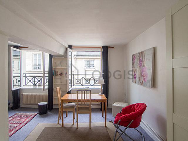 Studio meublé avec cheminée Saint Paul Paris 4°