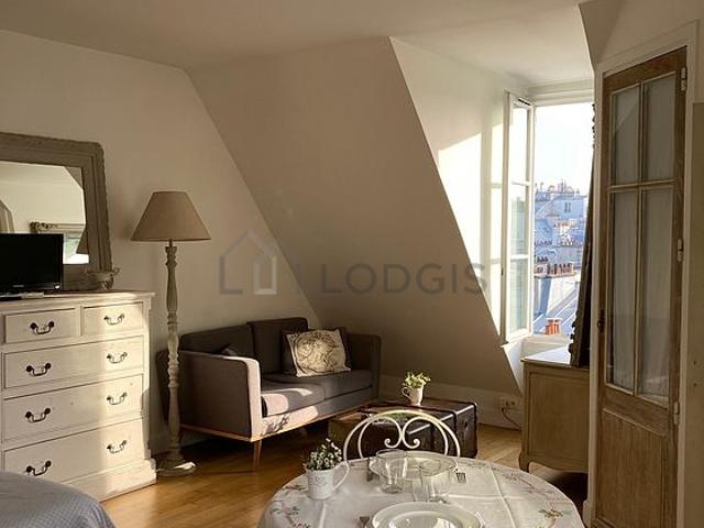 Studio meublé avec ascenseur Champs de Mars Paris 7°