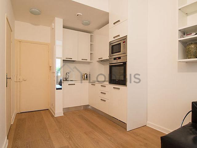 Studio meublé avec ascenseur, concierge et local à vélos Beaubourg Paris 4°