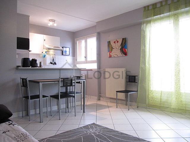 Studio meublé avec ascenseur, concierge et local à vélos La Villette Paris 19°