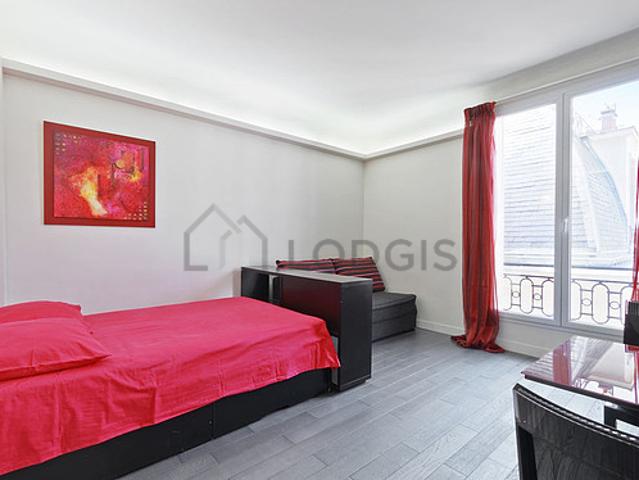 Studio meublé avec ascenseur et concierge Champs Elysées Paris 8°