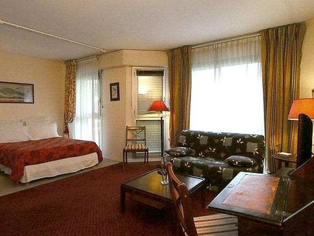 Studio meublé avec ascenseur et concierge Invalides Paris 7°