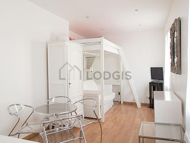 Studio meublé avec ascenseur et concierge Palais Royal Paris 1°