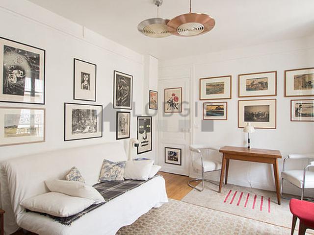 Studio meublé avec ascenseur et concierge Pigalle Paris 9°