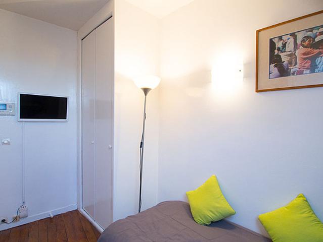 Studio meublé avec ascenseur Louvre Paris 1°