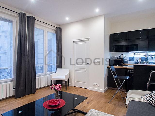 Studio meublé avec ascenseur Louvre Paris 1°
