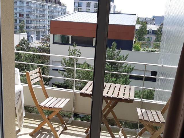 Studio meublé avec balcon proche Place de Bretagne