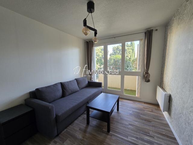studio meublé avec balcon