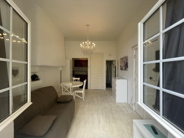 Studio meublé avec EXTERIEUR