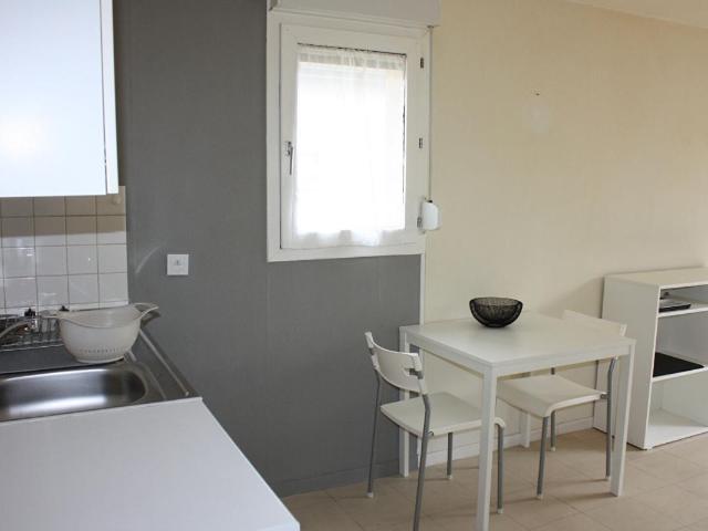Studio meublé avec jardinet