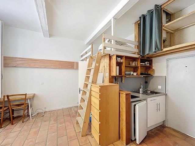 Studio meublé avec mezzanine au calme, centre ville Aix, proche Cours Sextius