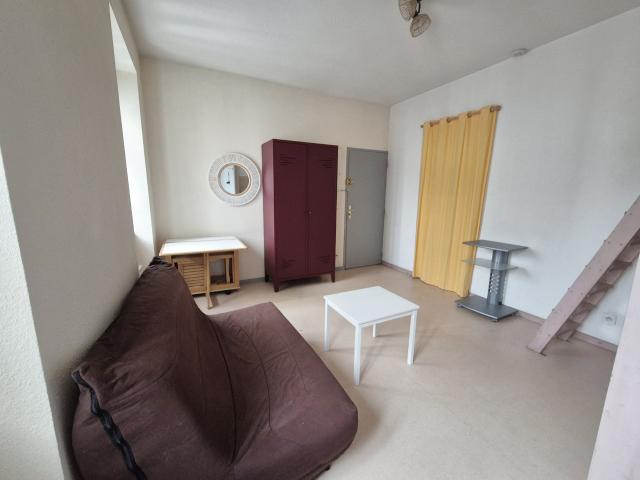 Studio meublé avec mezzanine 3ème étage