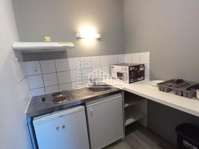 STUDIO MEUBLE AVEC PARKING