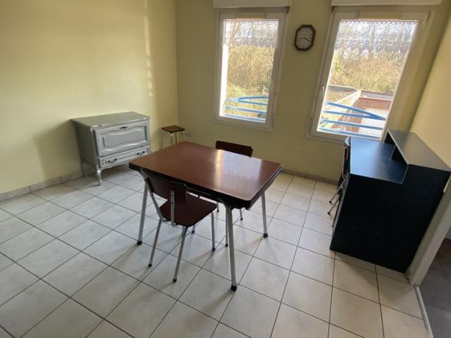 STUDIO MEUBLE AVEC PARKING A VALENCIENNES