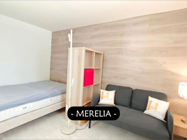 Studio meublé avec terrasse à Nîmes Vacquerolles