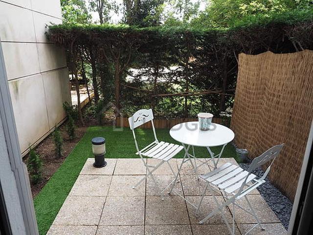 Studio meublé avec terrasse, ascenseur et concierge Porte de Versailles Paris 15°