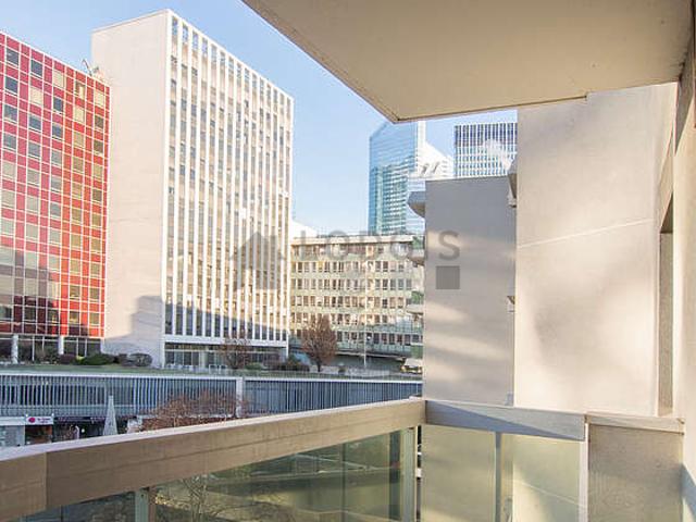 Studio meublé avec terrasse, ascenseur et concierge Puteaux 92800