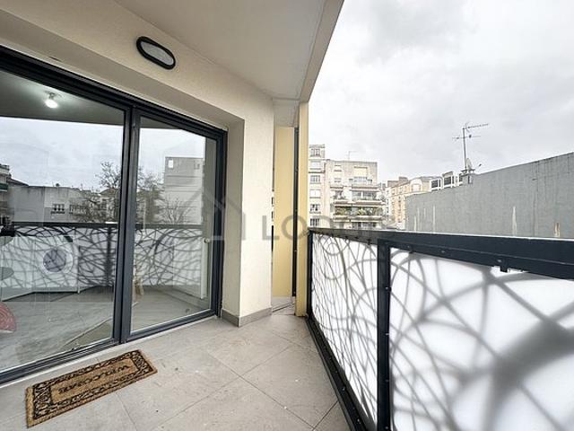 Studio meublé avec terrasse, ascenseur et local à vélos Courbevoie 92400