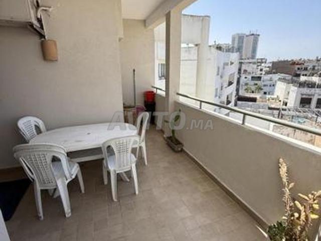 Studio meublé avec terrasse en location