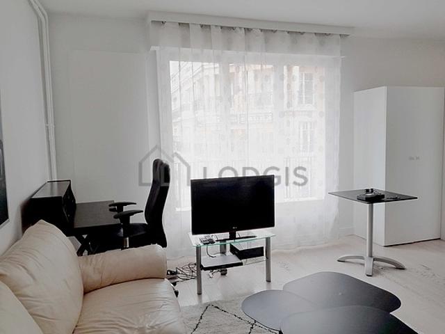 Studio meublé avec terrasse et ascenseur Auteuil Paris 16°