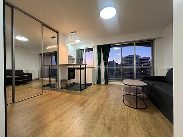 Studio meublé avec terrasse et ascenseur Courbevoie 92400