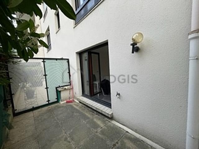 Studio meublé avec terrasse et ascenseur La Garenne Colombes 92250