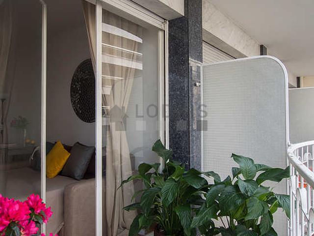 Studio meublé avec terrasse et ascenseur Paris 16°