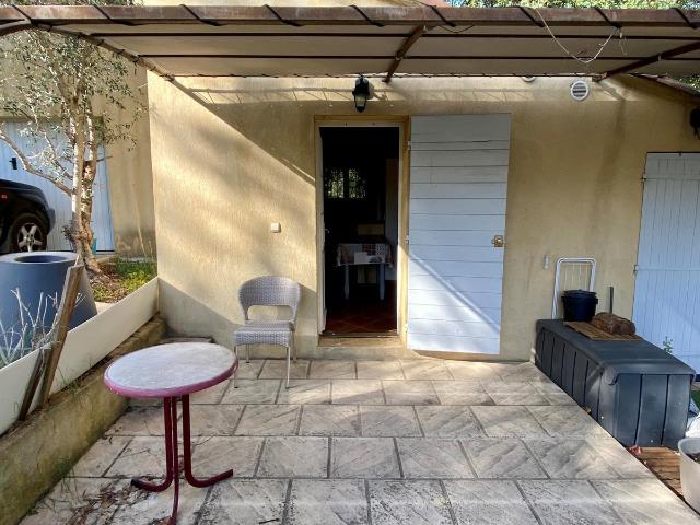STUDIO MEUBLE Avec terrasse – MEYREUIL Proche Aix