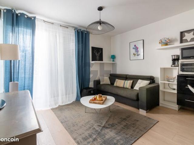 Studio meublé avec terrasse. Toulouse secteur Saint Michel / Conseil régional